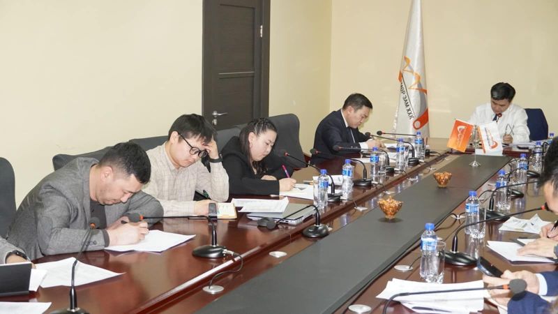 КОМПАНИЙН ЗАХИРЛЫН ЗӨВЛӨЛ ХУРАЛДАЖ, ЗАРИМ АСУУДЛЫГ ХЭЛЭЛЦЛЭЭ