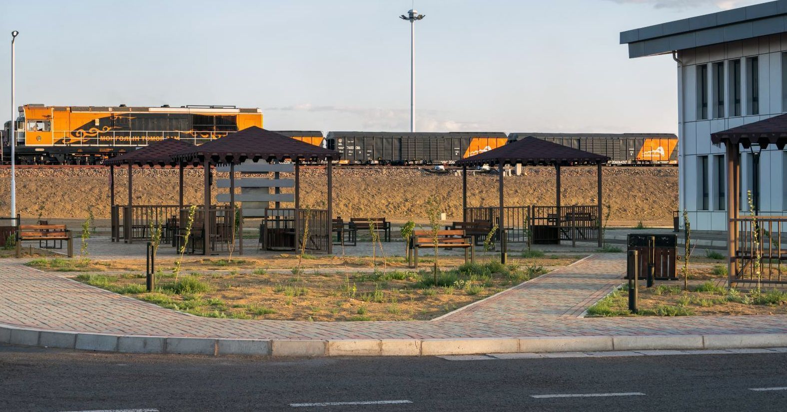 ТАВАНТОЛГОЙ ӨРТӨӨНД ТАРЬСАН СУУЛГАЦ УРГАЛТ САЙТАЙ БАЙНА