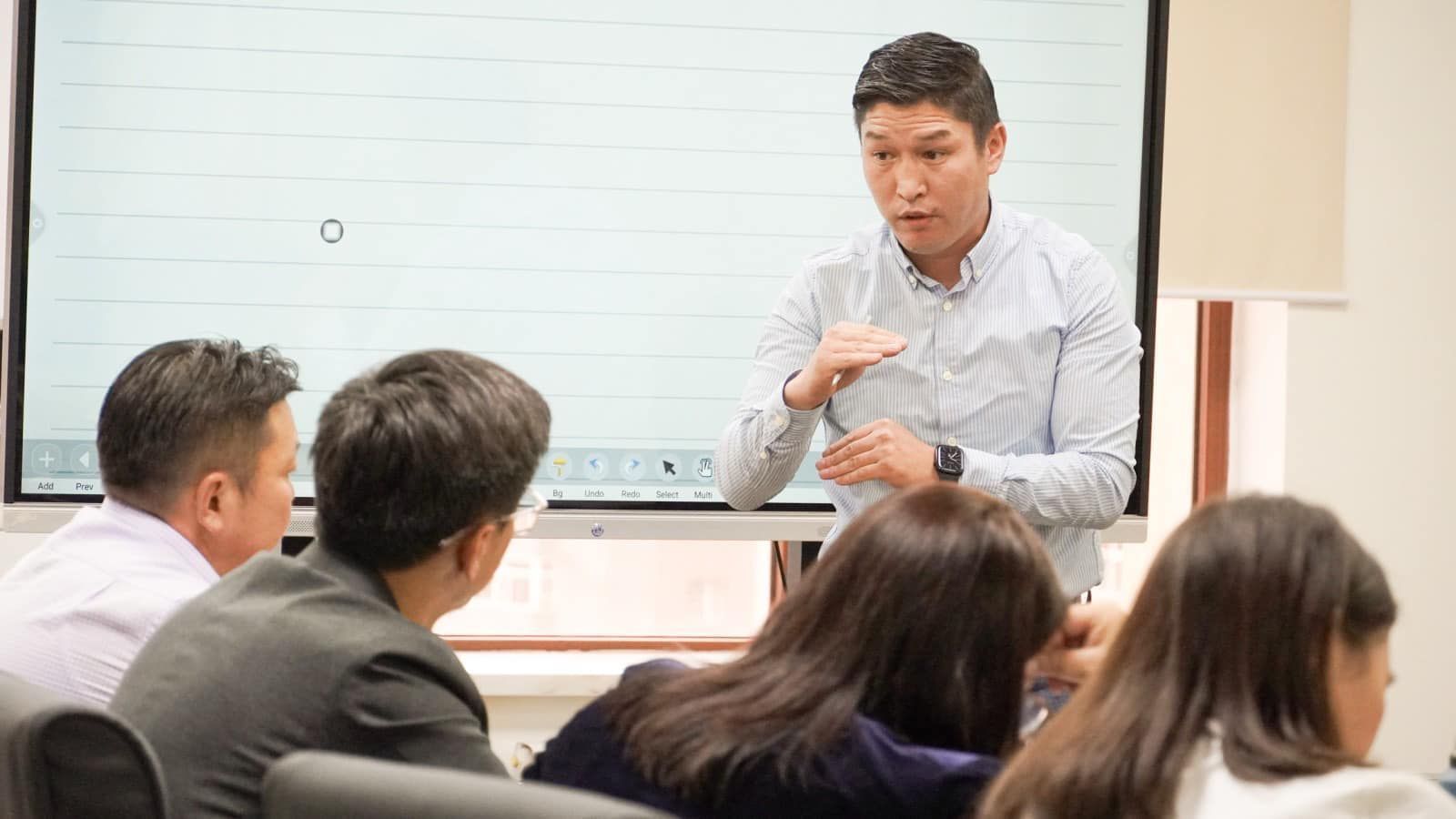 ХӨДӨЛМӨРИЙН ТУХАЙ ХУУЛИЙН /ШИНЭЧИЛСЭН НАЙРУУЛГА/-ААР СУРГАЛТАД ХАМРАГДЛАА