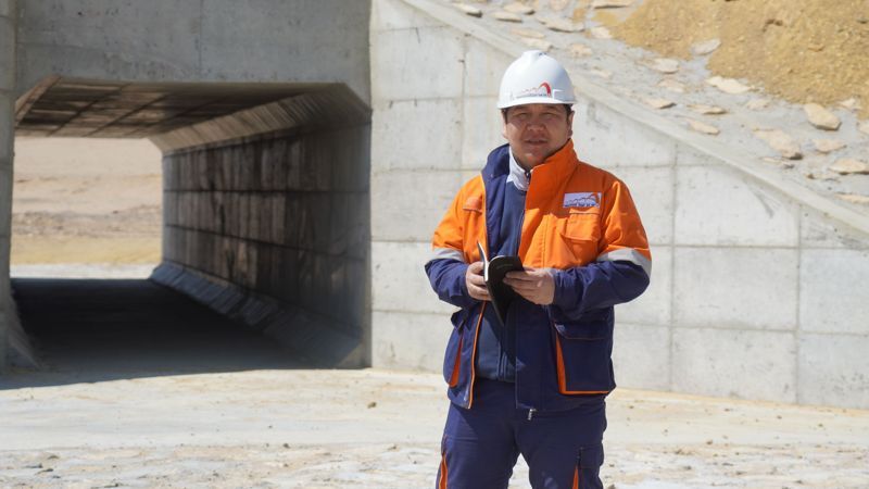 Т.БАТ-АМГАЛАН: “ТАВАНТОЛГОЙ-ЗҮҮНБАЯН” ЧИГЛЭЛИЙН ТӨМӨР ЗАМЫН ТӨСӨЛД 7000 ОРЧИМ ХҮН АЖИЛЛАСАН