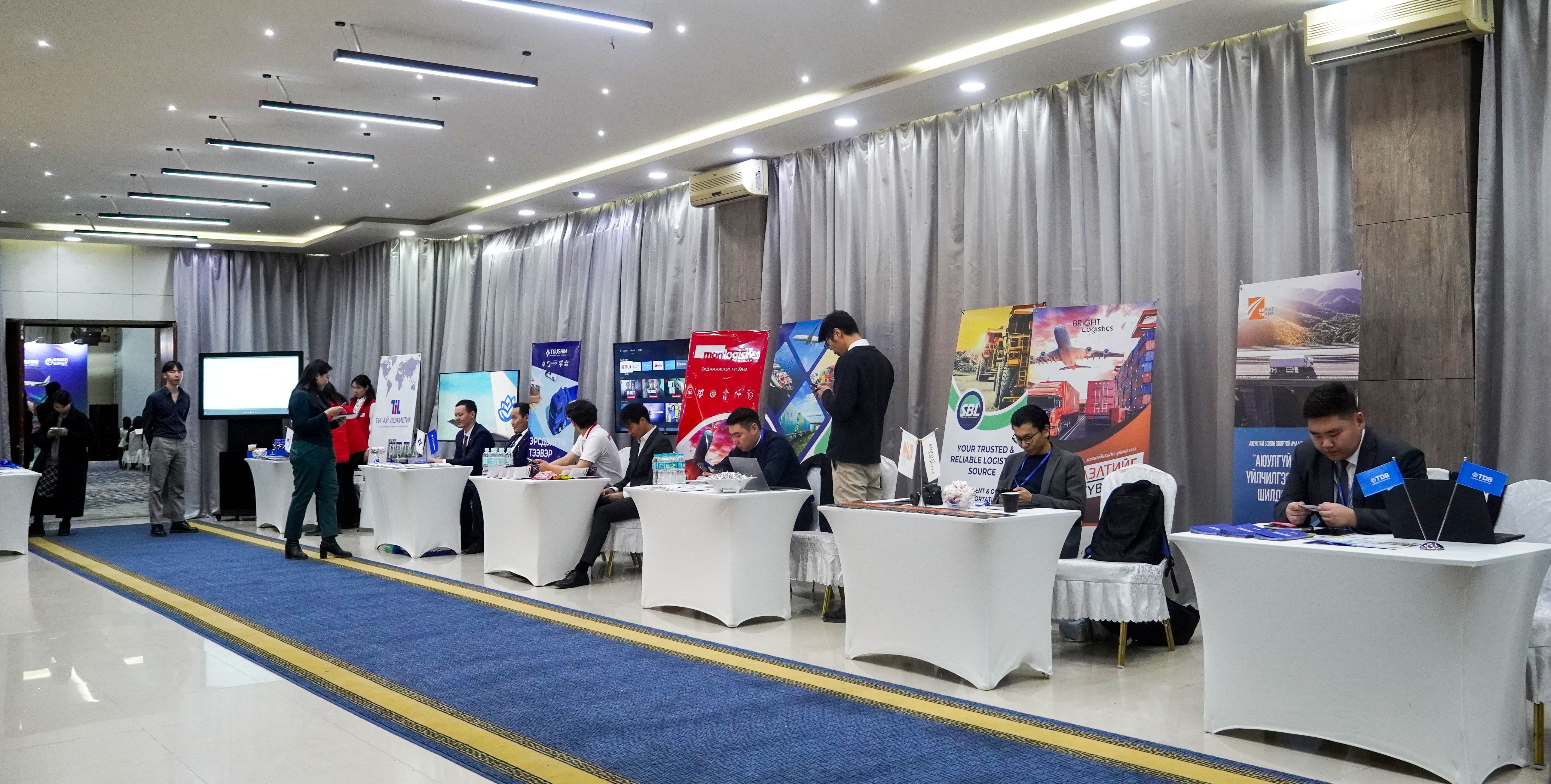 ТЭЭВЭР, ЛОГИСТИКИЙН САЛБАРЫНХАН ХӨГЖЛИЙН БОЛОМЖУУДАА ХЭЛЭЛЦЛЭЭ