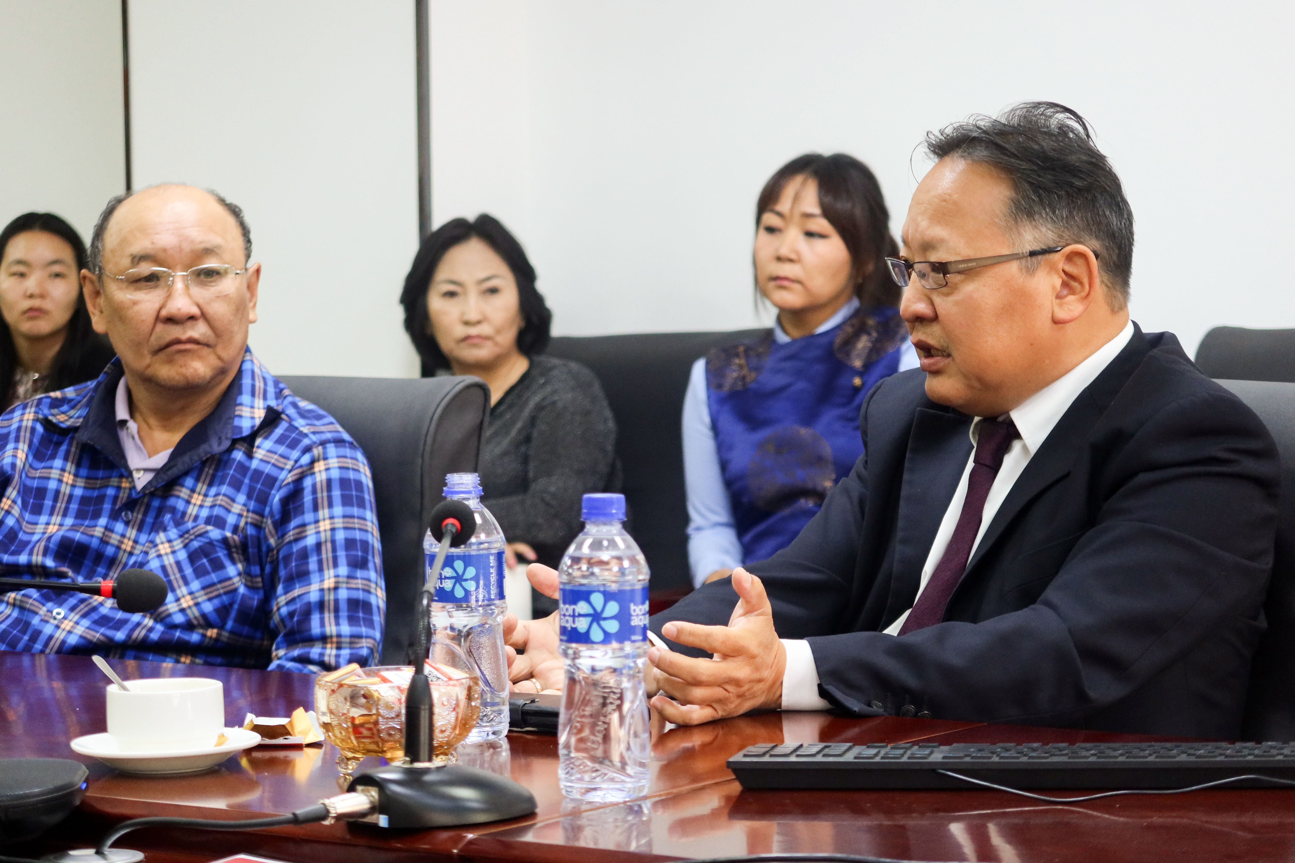 “УС, УСНЫ НӨӨЦ, ИРЭЭДҮЙ” СЭДВЭЭР  БАЙГУУЛЛАГЫН АЖИЛЧДАД СУРГАЛТ ЗОХИОН БАЙГУУЛЛАА