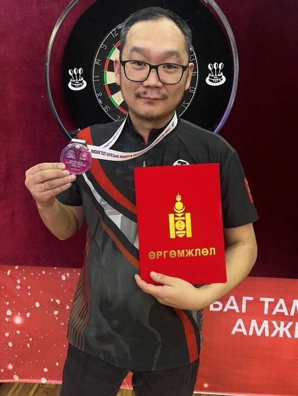 ССХХ-ИЙН ДАРГА Б.АНХБАЯР ДАРТСЫН СПОРТЫН УЛСЫН АВАРГА ШАЛГАРУУЛАХ ТЭМЦЭЭНЭЭС ХҮРЭЛ МЕДАЛЬ ХҮРТЛЭЭ