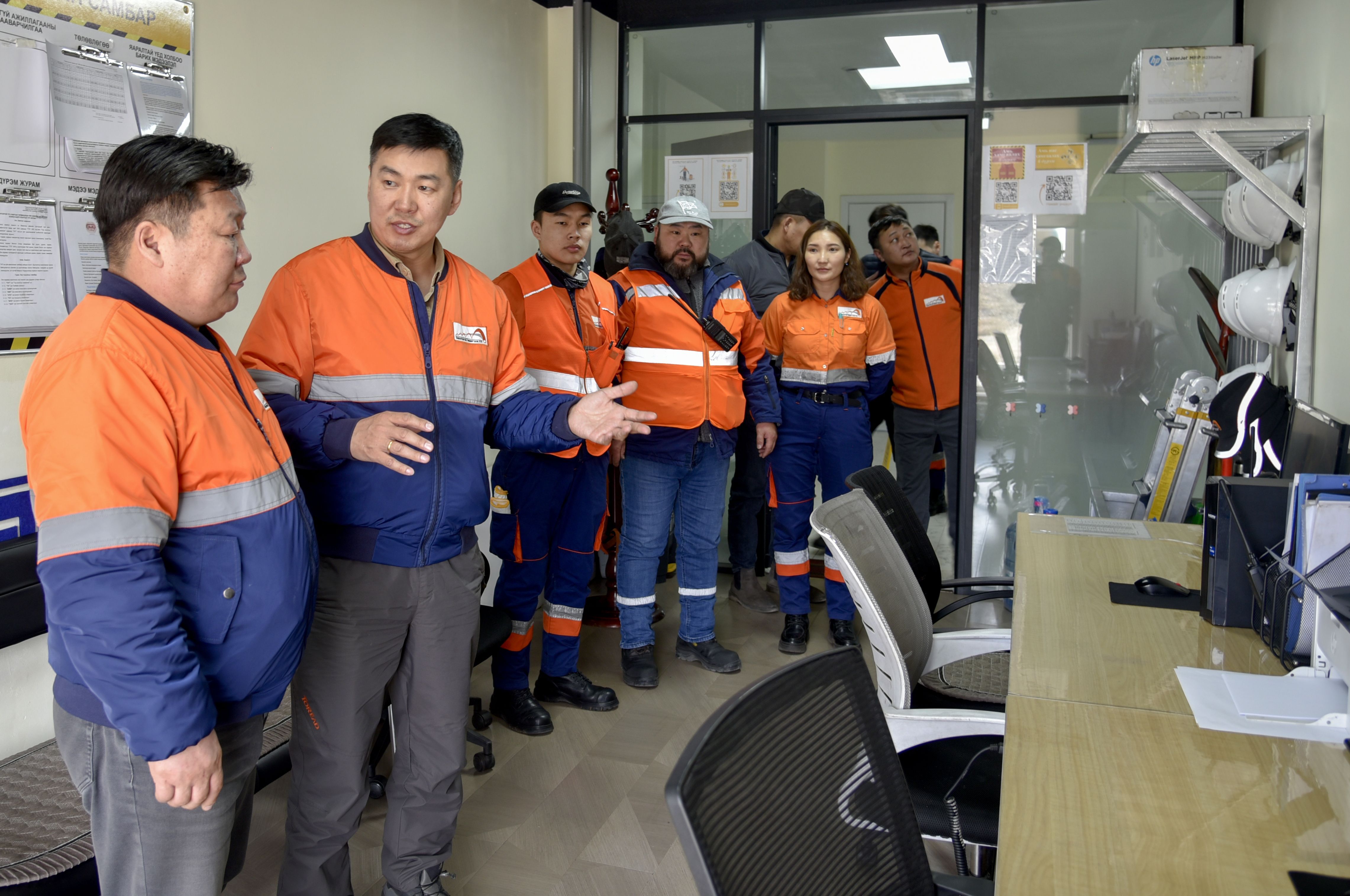 “ТАВАНТОЛГОЙ ТӨМӨР ЗАМ” ХХК-ИЙН ГҮЙЦЭТГЭХ ЗАХИРЛЫН ҮҮРЭГ ГҮЙЦЭТГЭГЧ ӨРТӨӨДИЙН ҮЙЛ АЖИЛЛАГААТАЙ ТАНИЛЦЛАА