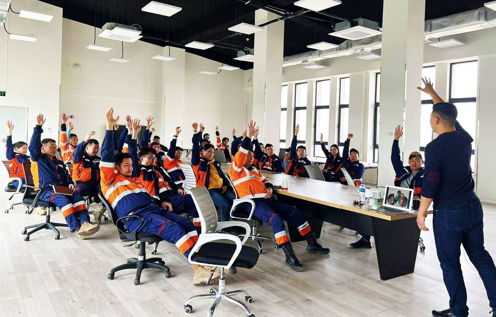 “ХУВЬ ХҮНИЙ ХАРИЛЦАА” СЭДВЭЭР СУРГАЛТ ЗОХИОН БАЙГУУЛАВ